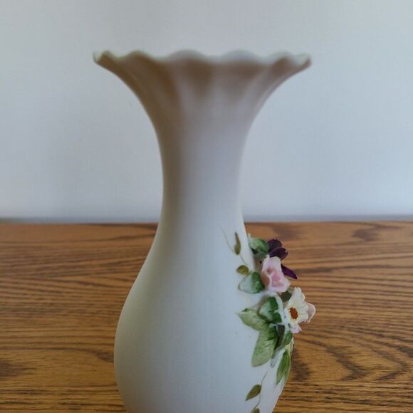 Lefton China Bisque Hand-Painted Raised Flowers Floral Vase Porcelain Item KW829 - Picture 6 of 15